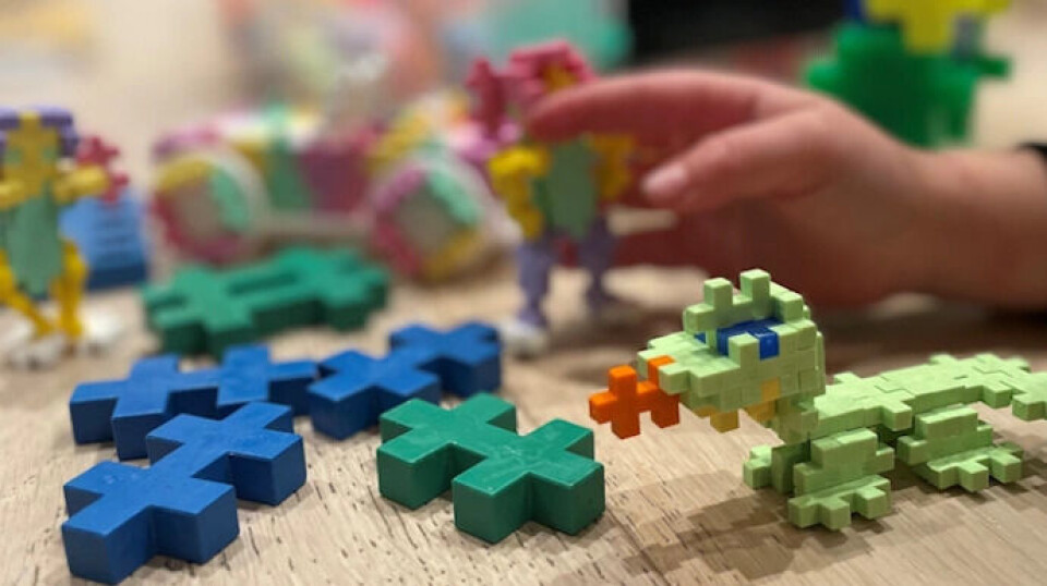 Is it screen play when kids construct things they have seen in a video gaming universe?