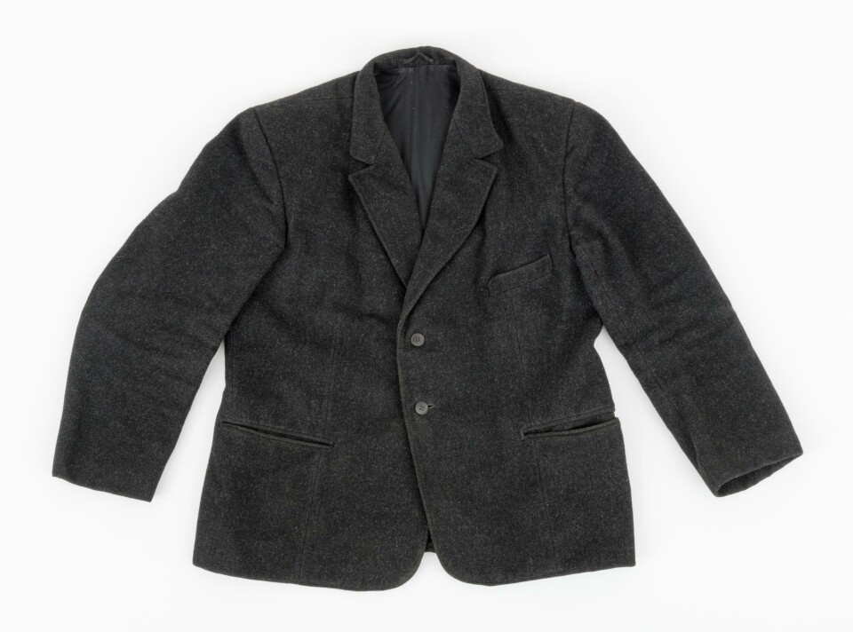 This wadmal jacket belonged to a forestry worker. Wadmal was in common use until plastic made its entrance in the 1950s. Wadmal is still used in traditional Norwegian festive clothing called bunads, as well as coats and other garments.
