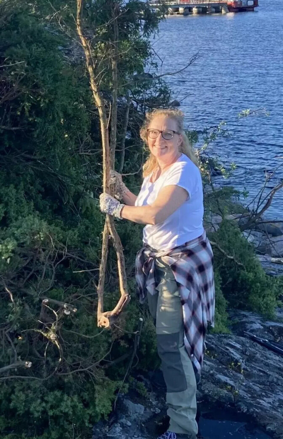 Camilla Lorange Lindberg is a researcher at the Norwegian University of Life Sciences (NMBU). Camilla Lorange Lindberg is generally fond of Norwegian species. On the island of Bile, some of them take up too much space.