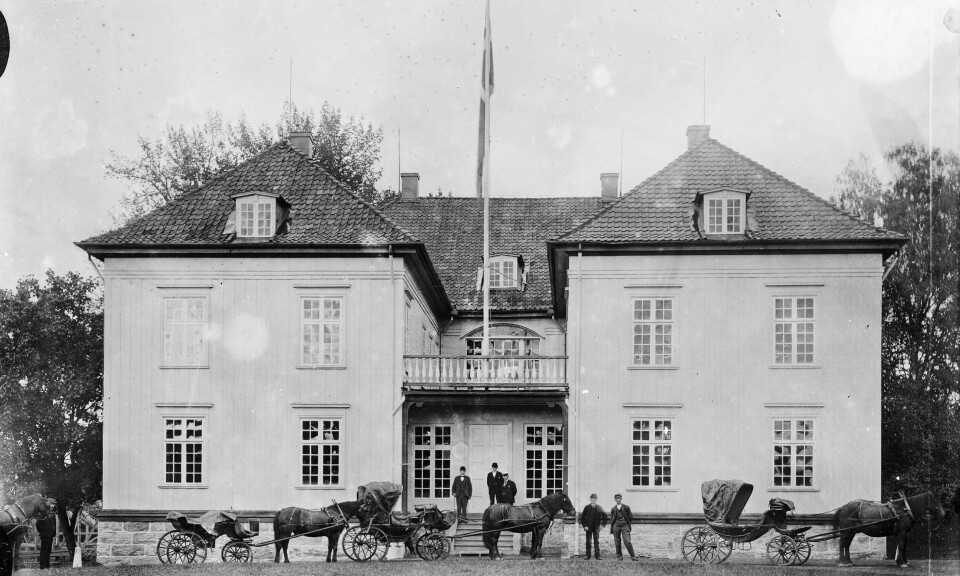The Eidsvoll building photographed 75 years after the national assembly.