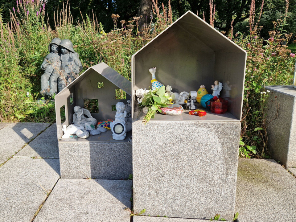 Vestre Gravlund in Oslo has a memorial garden for the youngest children. The graves are not marked.