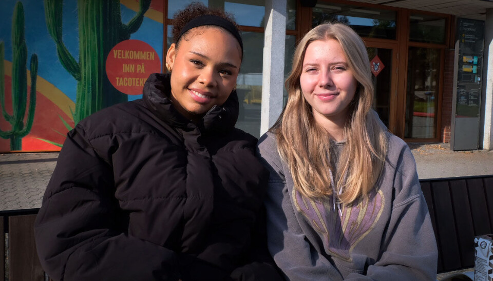 Sophia Nicole Harrington (left) and Mathilde Østbye-Nærheim (right) will wash new clothes from now on.