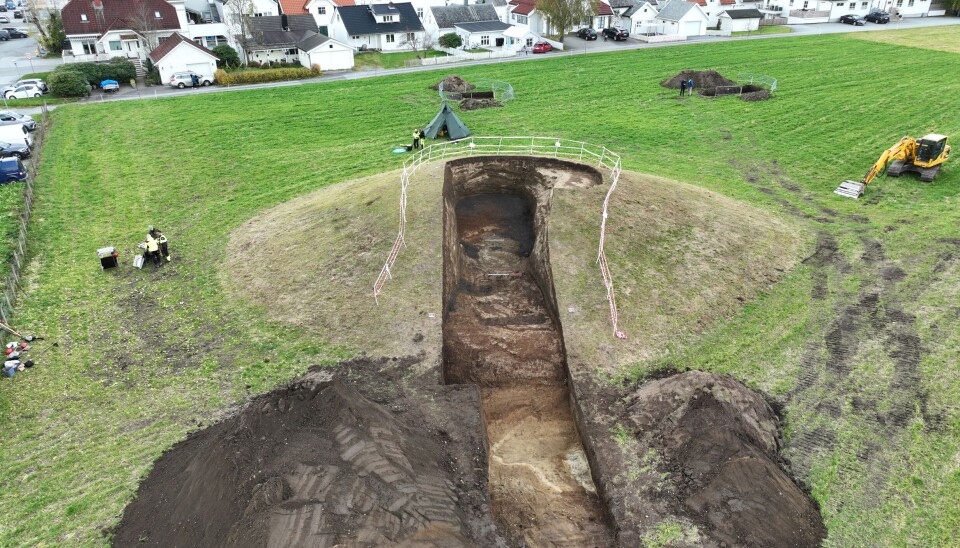 Archaeologists have made a quick visit to the Myklebust burial mound in Nordfjordeid.
