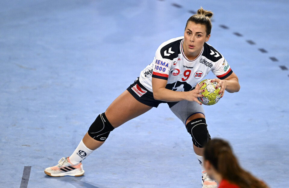 Aron Laxdal has analysed 12,000 penalty throws. Here, Norwegian handball player Nora Mørk in action. Norsk håndballspiller