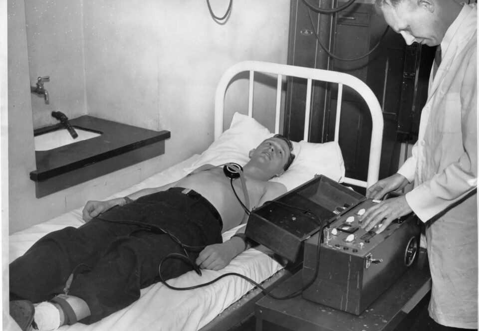 The researchers took a lot of measurements of the participants during the experiment. Here, one of the men undergoes an ECG test.
