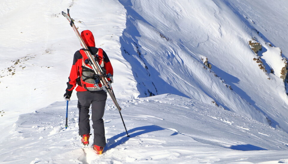 On all snow-covered mountains that are 30 degrees or steeper, there is a risk of avalanches.