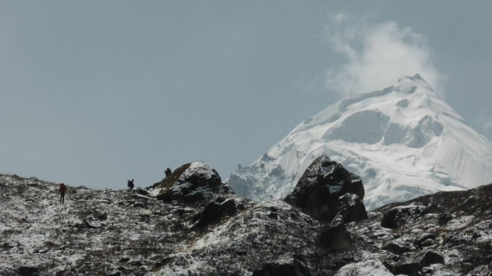The Himalayas are an example of a region with high mountain areas and vast snow and ice reservoirs. It provides freshwater to the areas below the mountains. This photo shows field measurements in the Langtang region in Nepal.