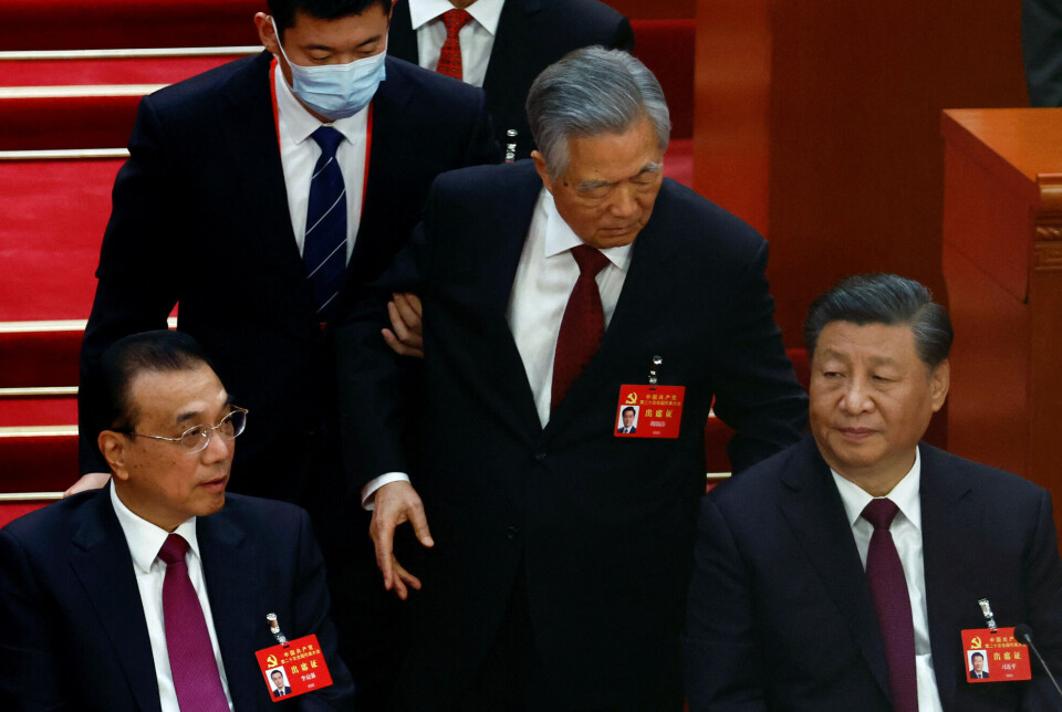 In China, the Communist Party leadership has gradually lost power. Instead, power has become concentrated around one person, Xi Jinping (on the right). In 2022, former president and party leader Hu Jintao (in the middle) was escorted out of the party congress in front of open cameras. Xi Jinping took full control.