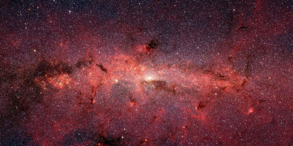 At the centre of the Milky Way lies a black hole, even though we cannot observe it directly with optical telescopes. Black holes may be behind one of the great mysteries in physics. Melkeveien