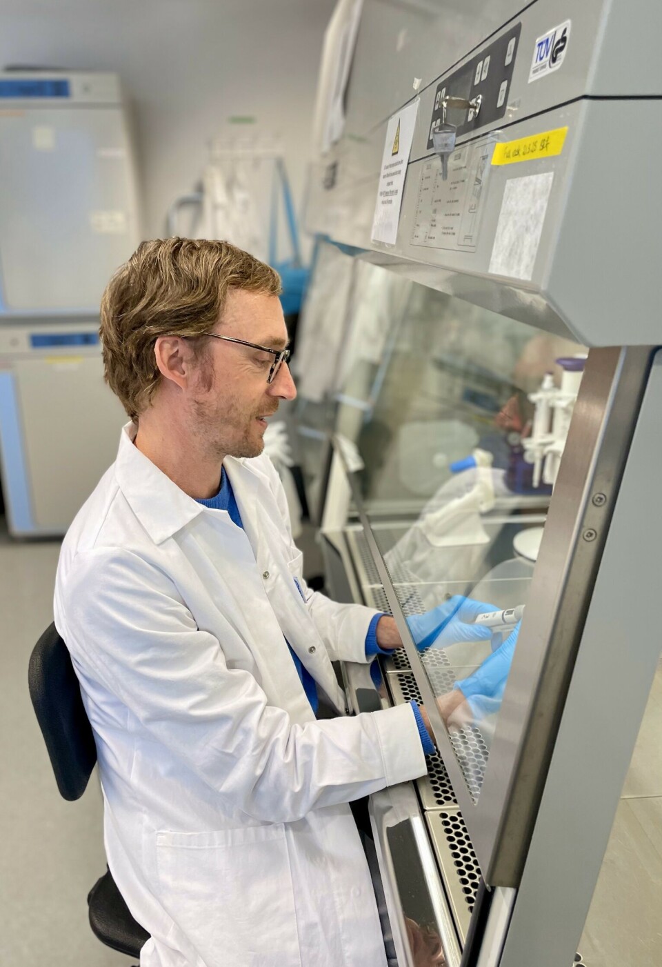 In earlier research, Martin Wagner mapped out the enormous quantities of chemicals used in plastic and discovered that some of these leak into water. He and his colleagues now want to understand what happens when we ingest such chemicals.