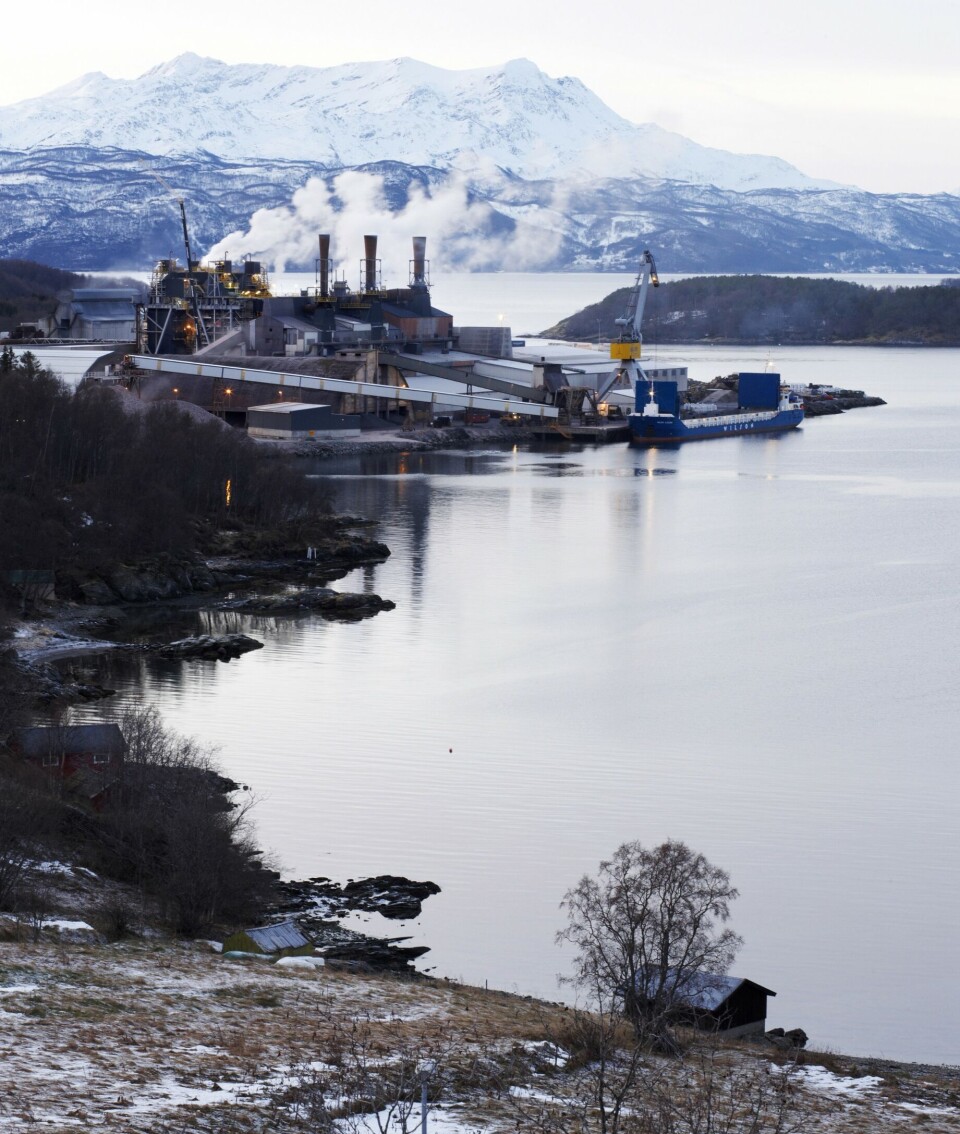Three research environments are working together with the ferrosilicon plant Finnfjord AS in Northern Norway to turn all polluting CO₂ from the facility into healthy salmon feed.