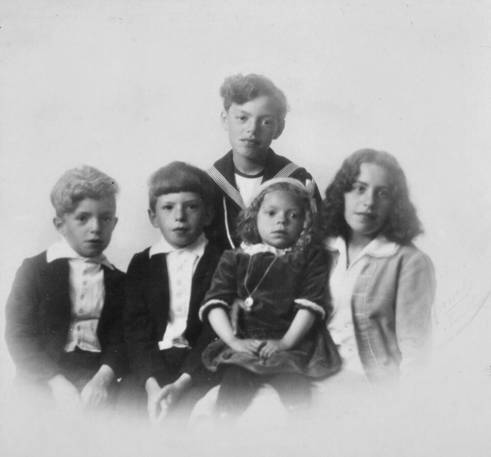 Selik, Salomon, Abraham, Mina, and Sara Mahler.