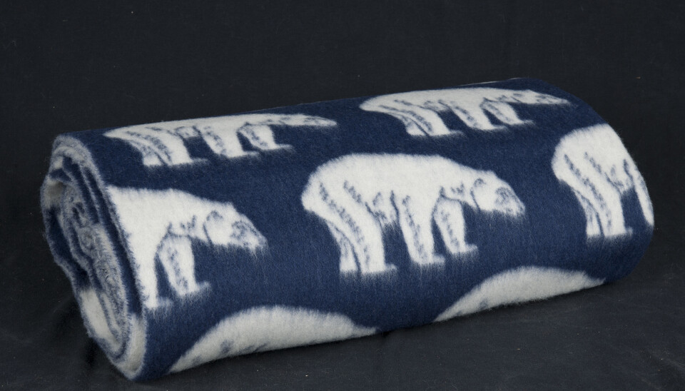 When Berger factory introduced Norwegian motifs, its popularity soared. Bilde av pledd med isbjørnmønster.
