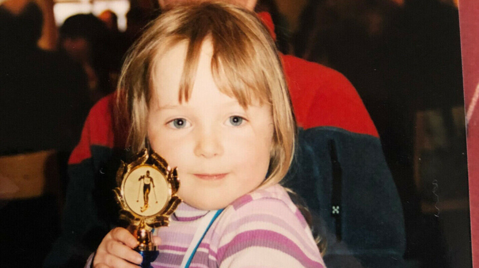Vilde Nilsen's parents insisted that Vilde should continue cross-country skiing and that the training could be adapted to her. The coach and club were also understanding. Not everyone is as lucky as Vilde, says researcher Linn Engdahl-Høgåsen.