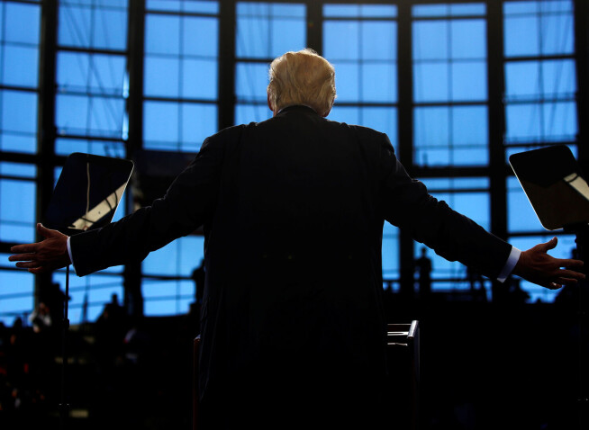 How crisis empowers the authoritarian leader