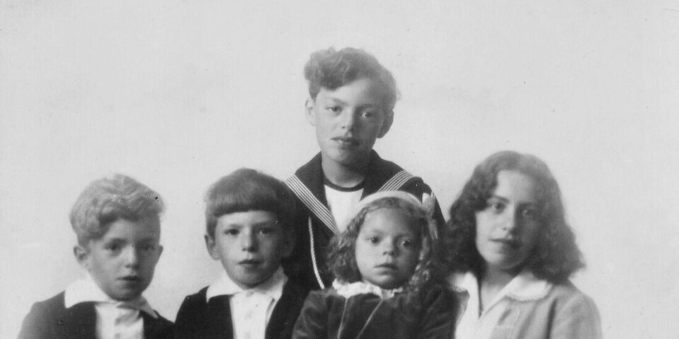 Selik, Salomon, Abraham, Mina, and Sara Mahler. Large parts of Jewish history disappeared with the Holocaust. Three of Simon and Malke Mahler's five children perished. So did their parents.