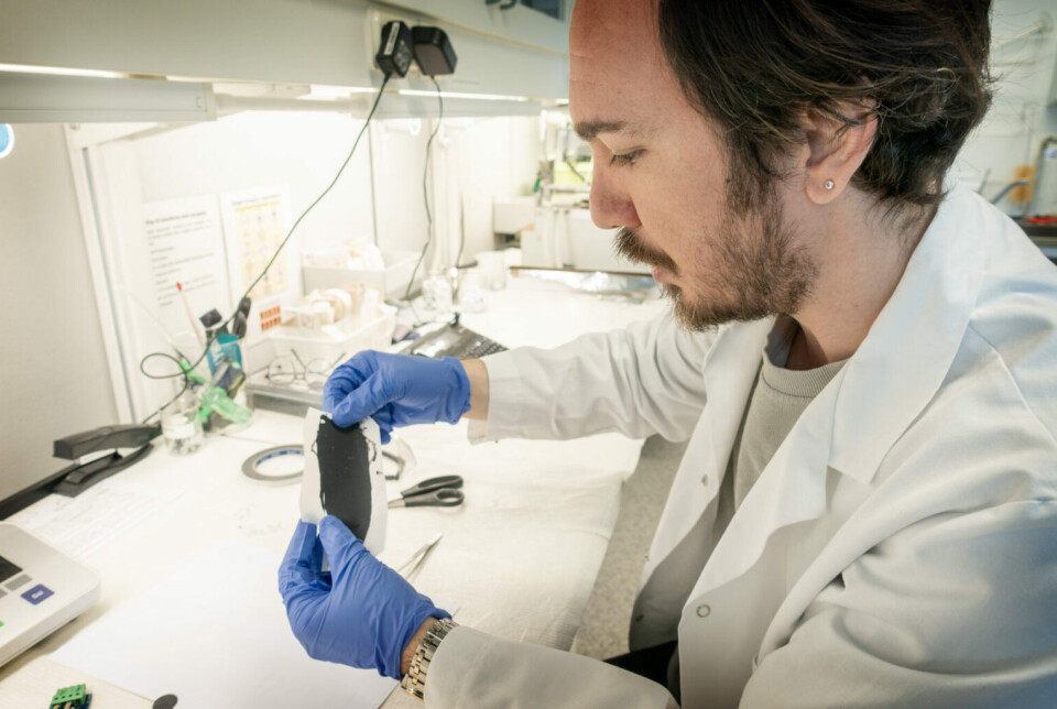 Önder Tekinalp in the lab.