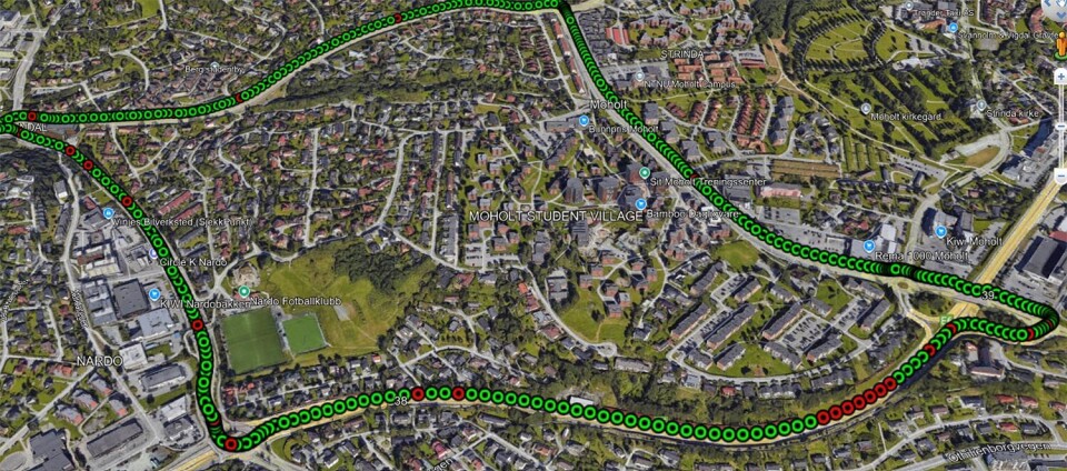 Result of a test drive with a driverless car in Trondheim, where NTNU researchers used their PPP-RTK–assisted solution. The green dots show position measurements with an accuracy better than ten centimetres.