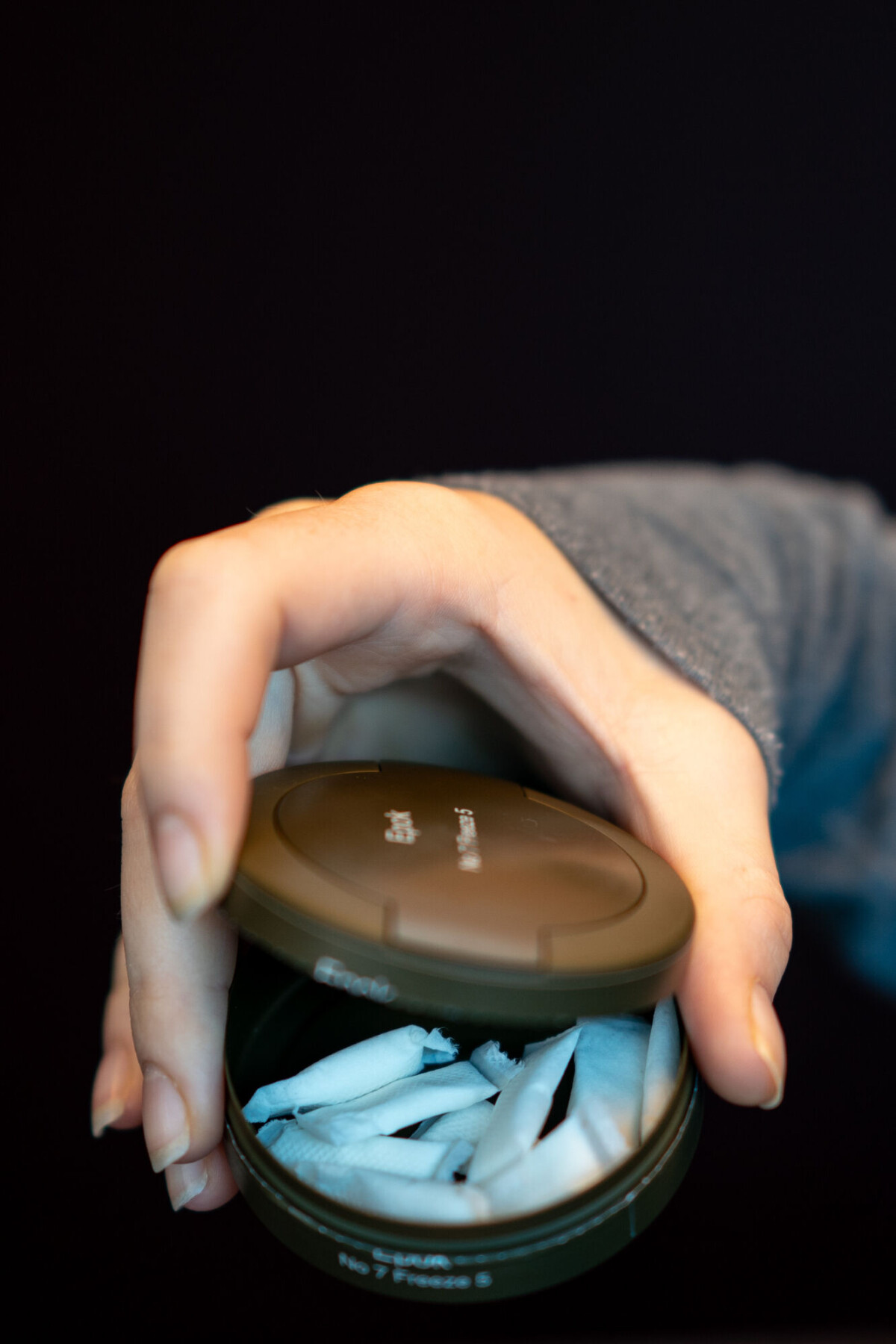 tobacco you put in your gums What is snus? And what is the impact of this tobacco product on oral health?